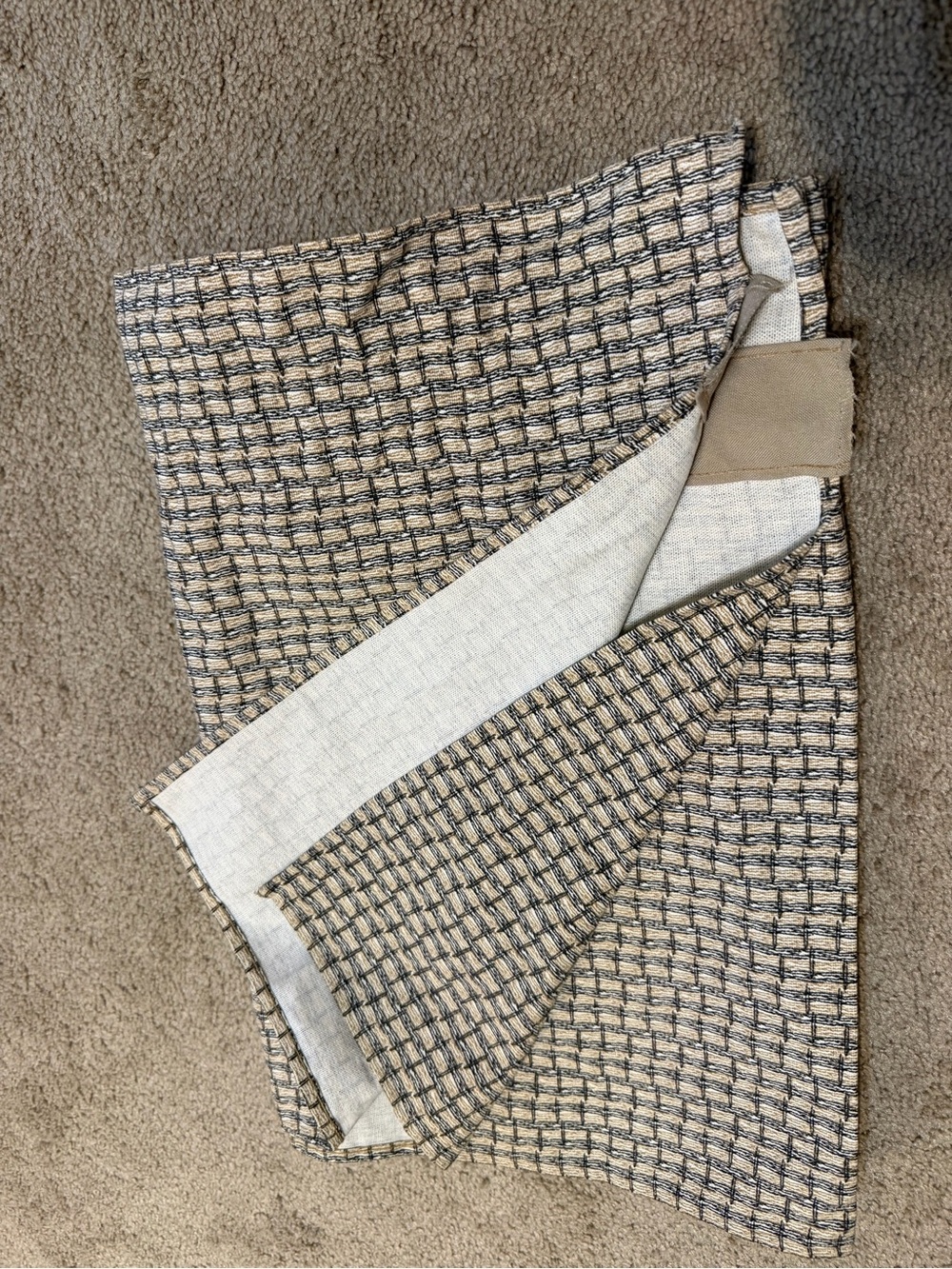 Neutral Weave Pattern Valance- Beige - Picture 4 of 5